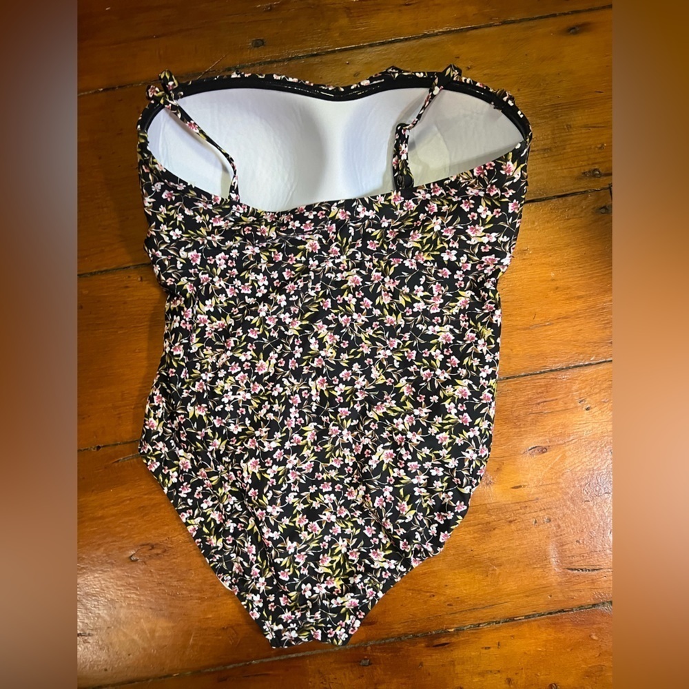 Kona Sol women’s one piece swimsuit never worn black with flowers and ruffle - Picture 2 of 3